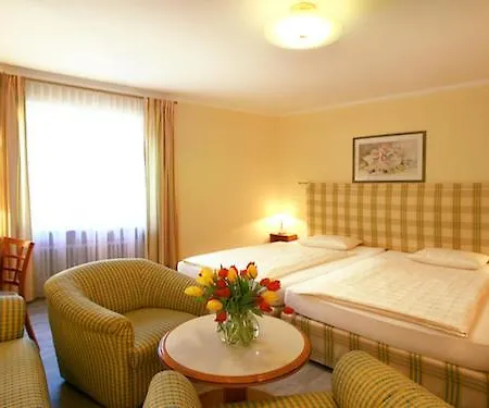 Garni Golf أسكونا