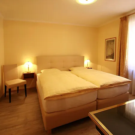 Hotel Garni Golf 3*
