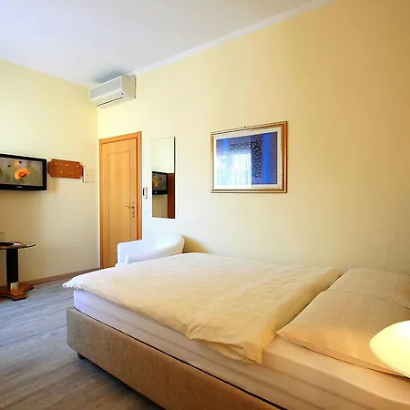 Otel Garni Golf 3*