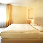 Garni Golf Szálloda 3*